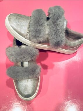 Dirty Laundry Metallic Silver Faux-Fur Strap Women’s Sneakers